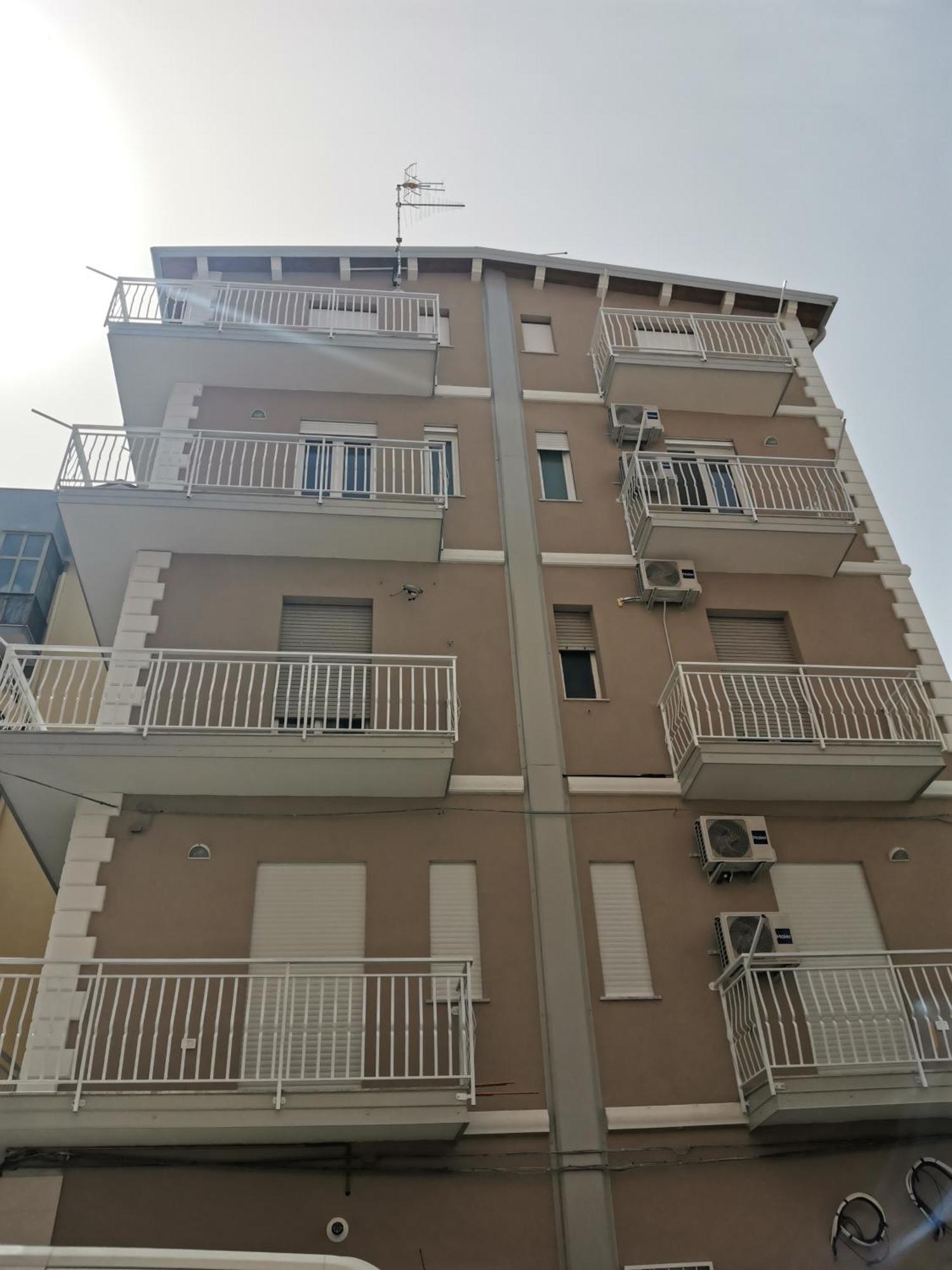 Palazzo Buscema - Appartamenti & Residence 크로토네 외부 사진