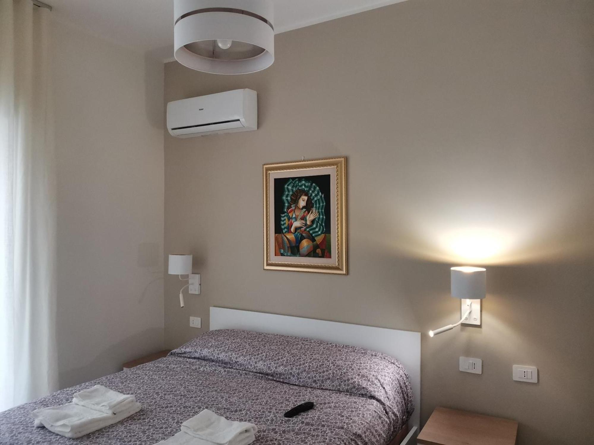Palazzo Buscema - Appartamenti & Residence 크로토네 외부 사진