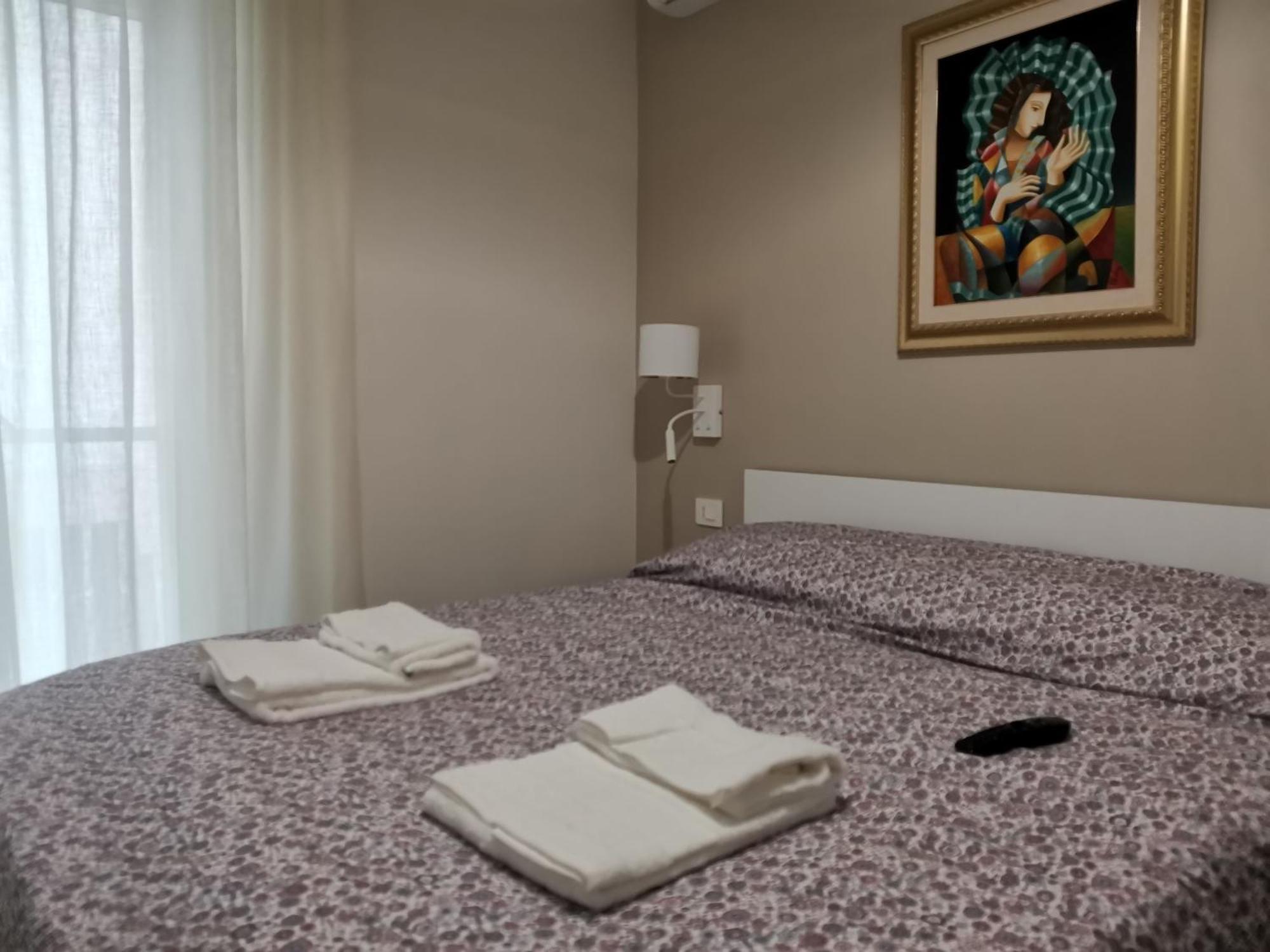 Palazzo Buscema - Appartamenti & Residence 크로토네 외부 사진