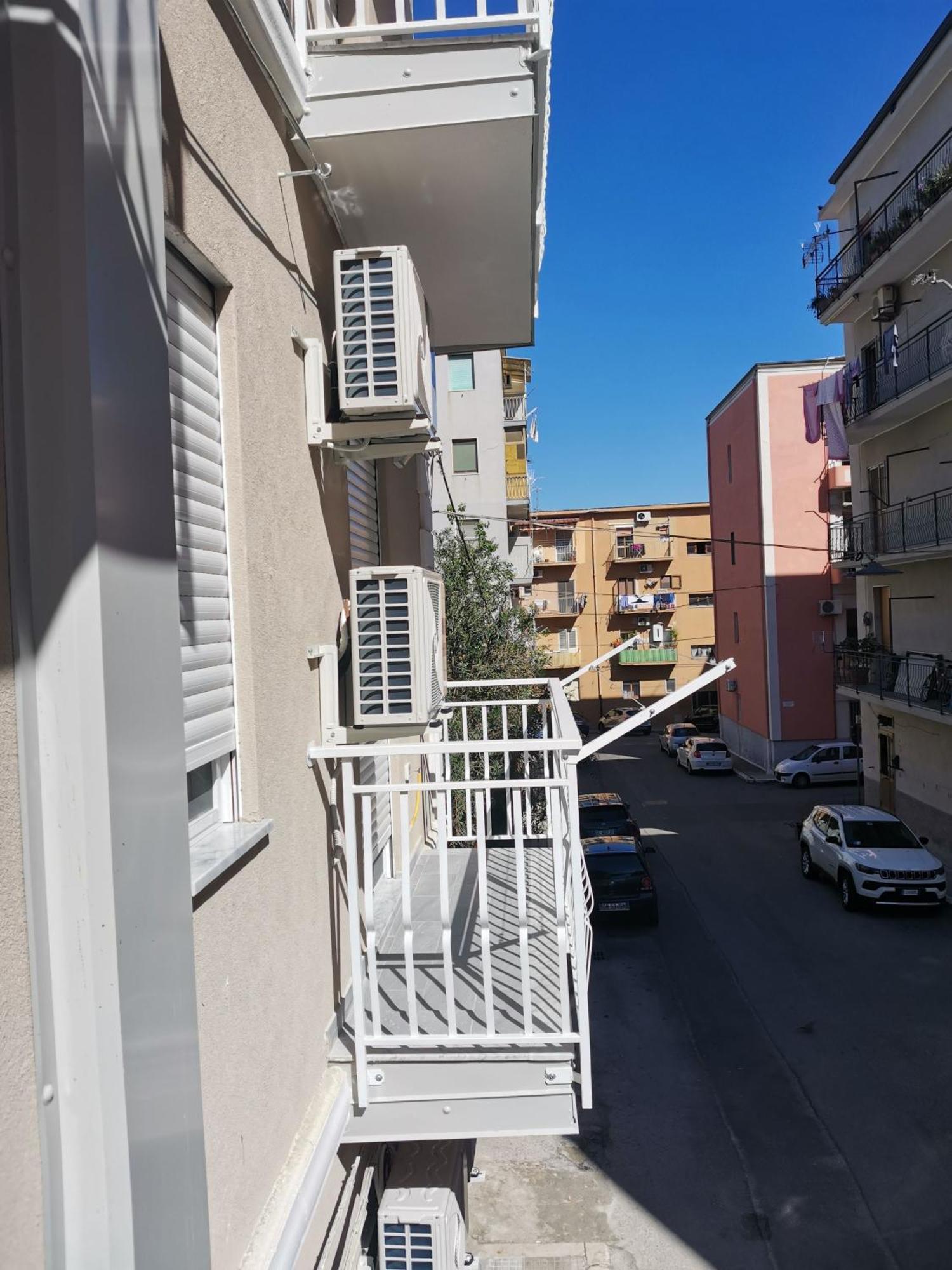 Palazzo Buscema - Appartamenti & Residence 크로토네 외부 사진