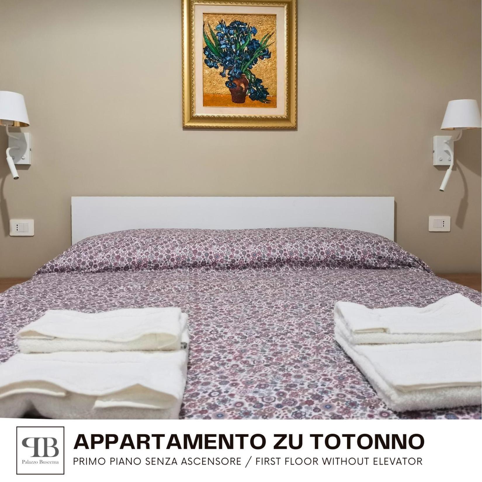 Palazzo Buscema - Appartamenti & Residence 크로토네 외부 사진