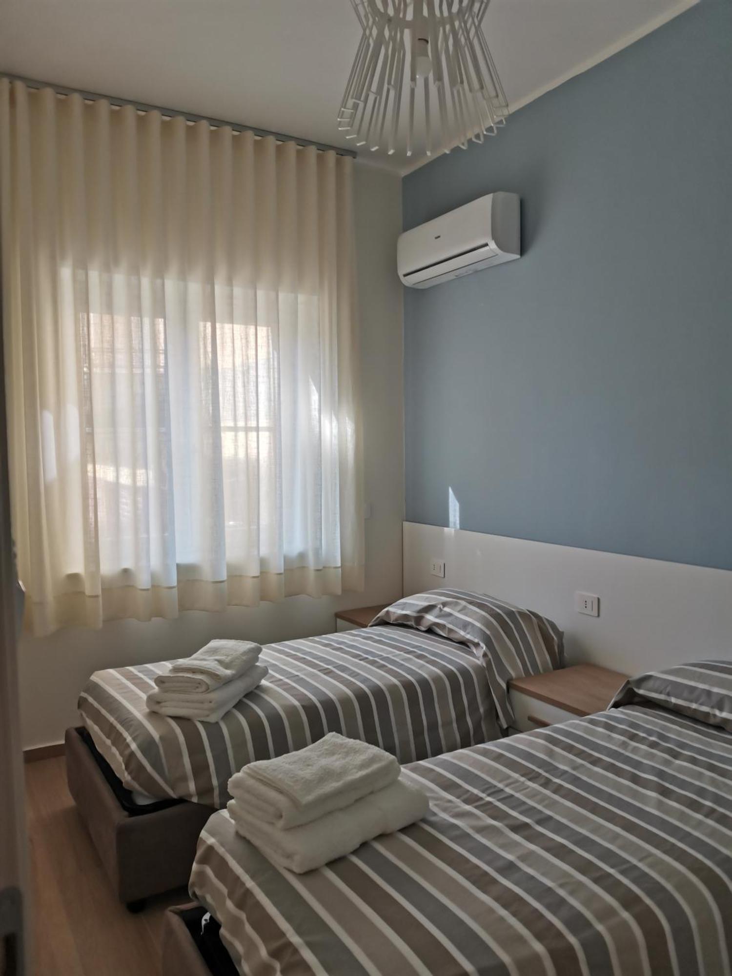 Palazzo Buscema - Appartamenti & Residence 크로토네 외부 사진